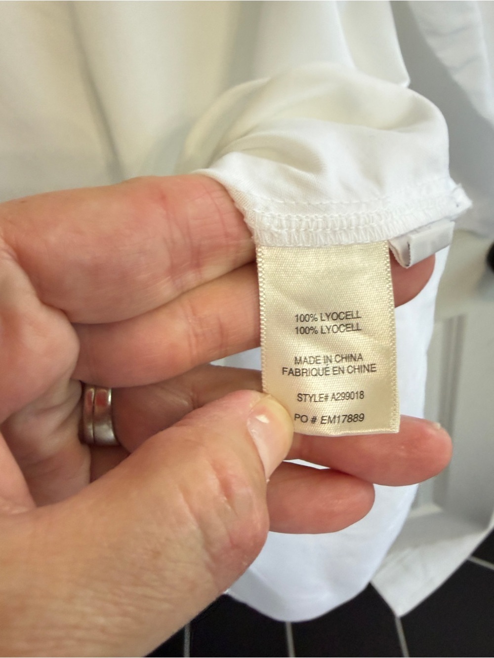 White Side Stitch Los Angeles size L V-Neck Popover Shirt. Beautiful fabric. - Picture 5 of 9